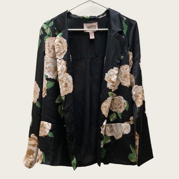 Forever 21 Jackets & Blazers - Forever 21 contemporary black blazer with roses size XS
